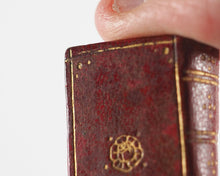 Load image into Gallery viewer, New Testament of the Lord and Saviour Jesus Christ. No publisher. No place. 1910. &gt;&gt;MICROBIBLE BINDING ATTRIBUTED TO &#39;CHALLENGER&#39;&lt;
