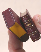 Load image into Gallery viewer, New Testament. No publisher. [Detroit]. Circa 1930.
