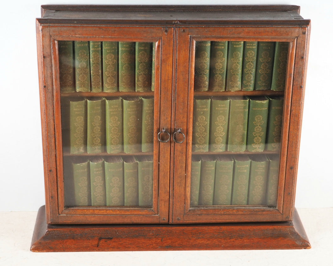 Shakespeare, William. Ellen Terry Shakespeare (complete set of 40). Bryce, David & Son. Glasgow. 1904.