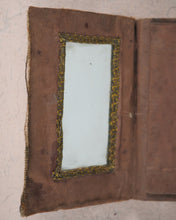 Load image into Gallery viewer, Petit Théâtre de L&#39;Univers, Le. étrennes naturelles, précieuses instructives et amusantes pour l&#39;Année 1782. Langlois. Rue du Petit- Pont, près la rue S. Severin. Paris. [1781].
