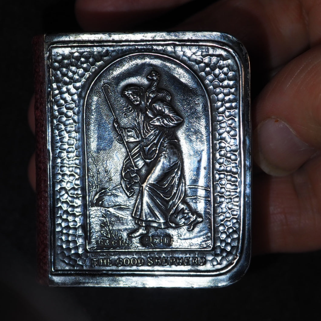 Book of Common Prayer and Administration of the Holy Communion According to the Use of the Church of England. Eyre & Spottiswoode Bible Warehouse Limited. 23, Paternoster Row, E.C. London, Edinburgh and New York. [1900].  Silver plaque.