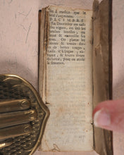Load image into Gallery viewer, Petit almanach Universel Pour l’année M.D.CC.XVIII, Le. Moetjens, Adrian. La Haye. 1717.
