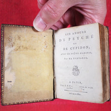 Load image into Gallery viewer, Les Amours de Psyché et de Cupidon, avec le poème d&#39;Adonis, par La Fontaine. &gt;&gt;MINIATURE BOOK FROM EARLIEST TRAVELLING LIBRARY&lt;&lt; La Fontaine, Jean de Publication Date: 1801 CONDITION: VERY GOOD
