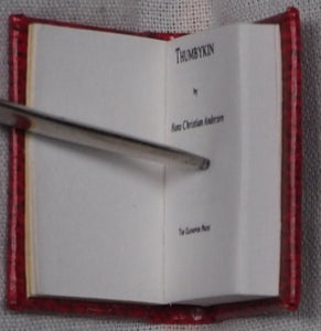 Andersen, Hans Christian. Thumbykin. 108 of 200 copies. Published by Paisley, Scotland: Gleniffer Press. 1994 Condition: Good Hardcover. >>MINIATURE BOOK<<