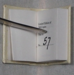 Andersen, Hans Christian. The Snow Queen. 57 of 200 copies. Published by Paisley, Scotland: Gleniffer Press. 1993 Condition: Good Hardcover. >>MINIATURE BOOK<<