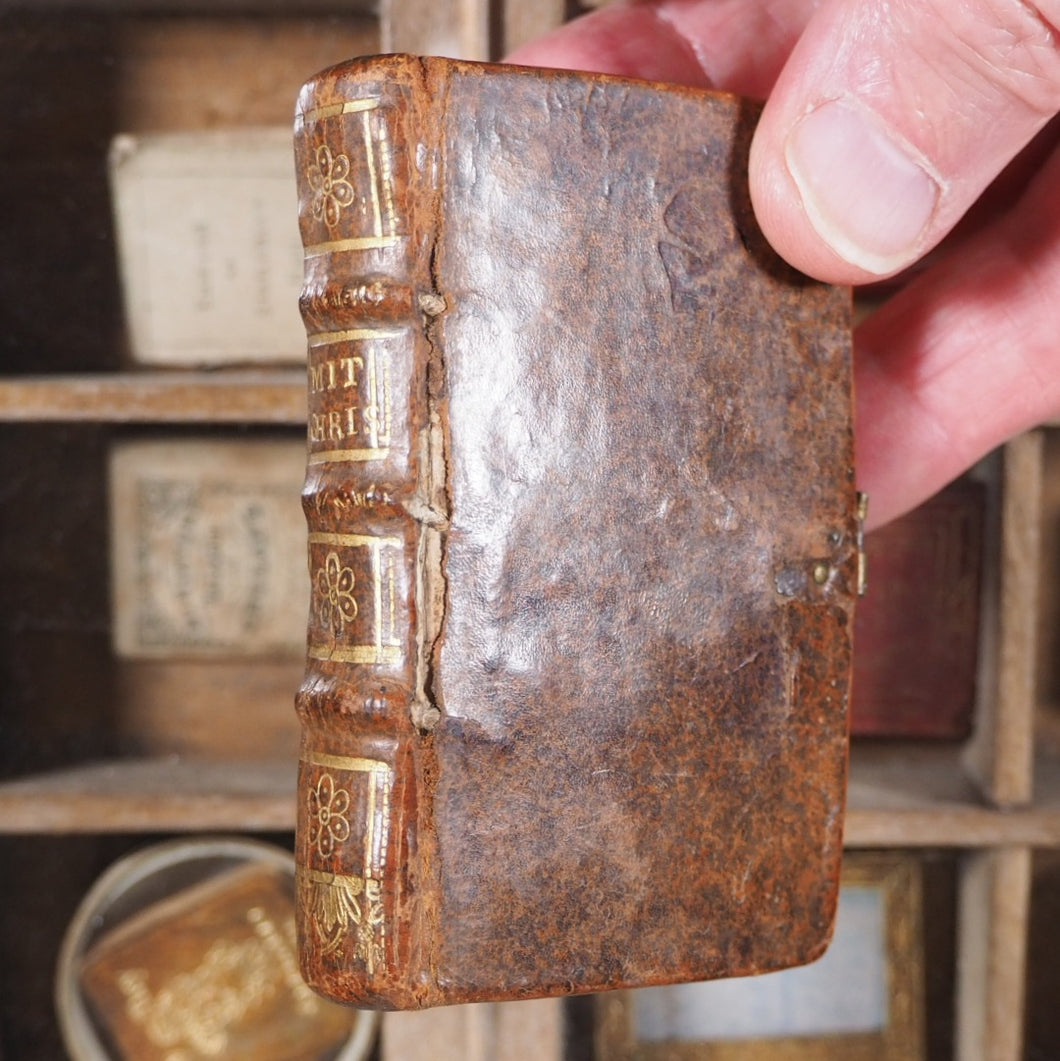 Imitation of Christ. Thomae a Kempis canonici regularis ordinis S.Augustini De Imitatione Christi Libri Quatuor recensiti ad finem autographi anni 1441. THOMAS A KEMPIS Publication Date: 1740 CONDITION: VERY GOOD [MINIATURE BOOK-Imitation of Christ]