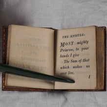 Load image into Gallery viewer, Thumb Bible. Verbum Sempiternum.&gt;&gt;RARE MINIATURE EDITION&lt;&lt; Publication Date: 1818 Condition: Very Good. &gt;&gt;MINIATURE BOOK&lt;&lt;
