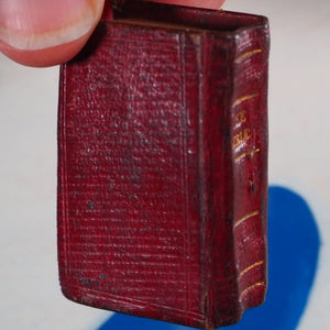 Bible in Miniature or a Concise History of both Testaments. John Harris. London. Circa 1806. >>HUGELY INFLUENTIAL RARE THUMB BIBLE<<